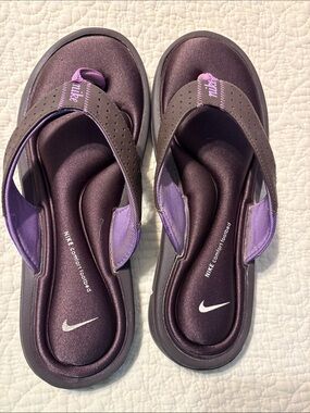 Nike Women's Brown Foam Comfort Thong Sandals with Lavender Accents